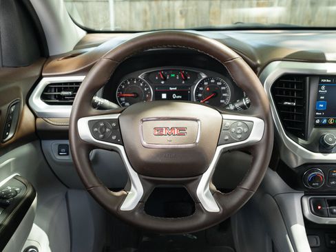 Used 2023 GMC Acadia SLT w/ Preferred Package AWD/4WD image 13