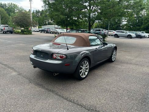 Used 2006 MAZDA MX-5 Miata Grand Touring RWD image 5