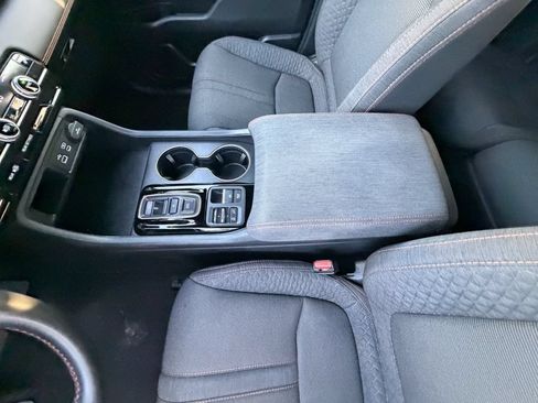 Used 2025 Honda Pilot Sport image 18