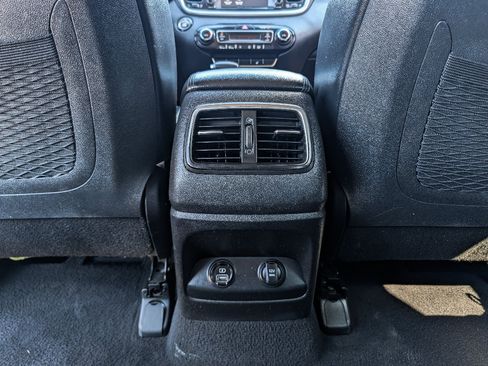 Used 2019 Kia Sorento EX FWD image 18