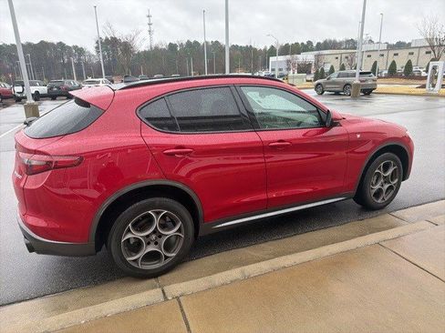 Used 2022 Alfa Romeo Stelvio Ti image 15