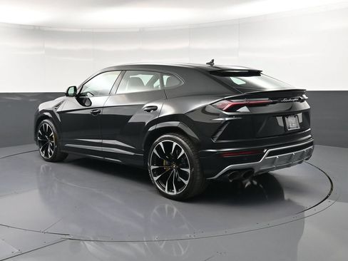 Used 2022 Lamborghini Urus AWD/4WD image 3
