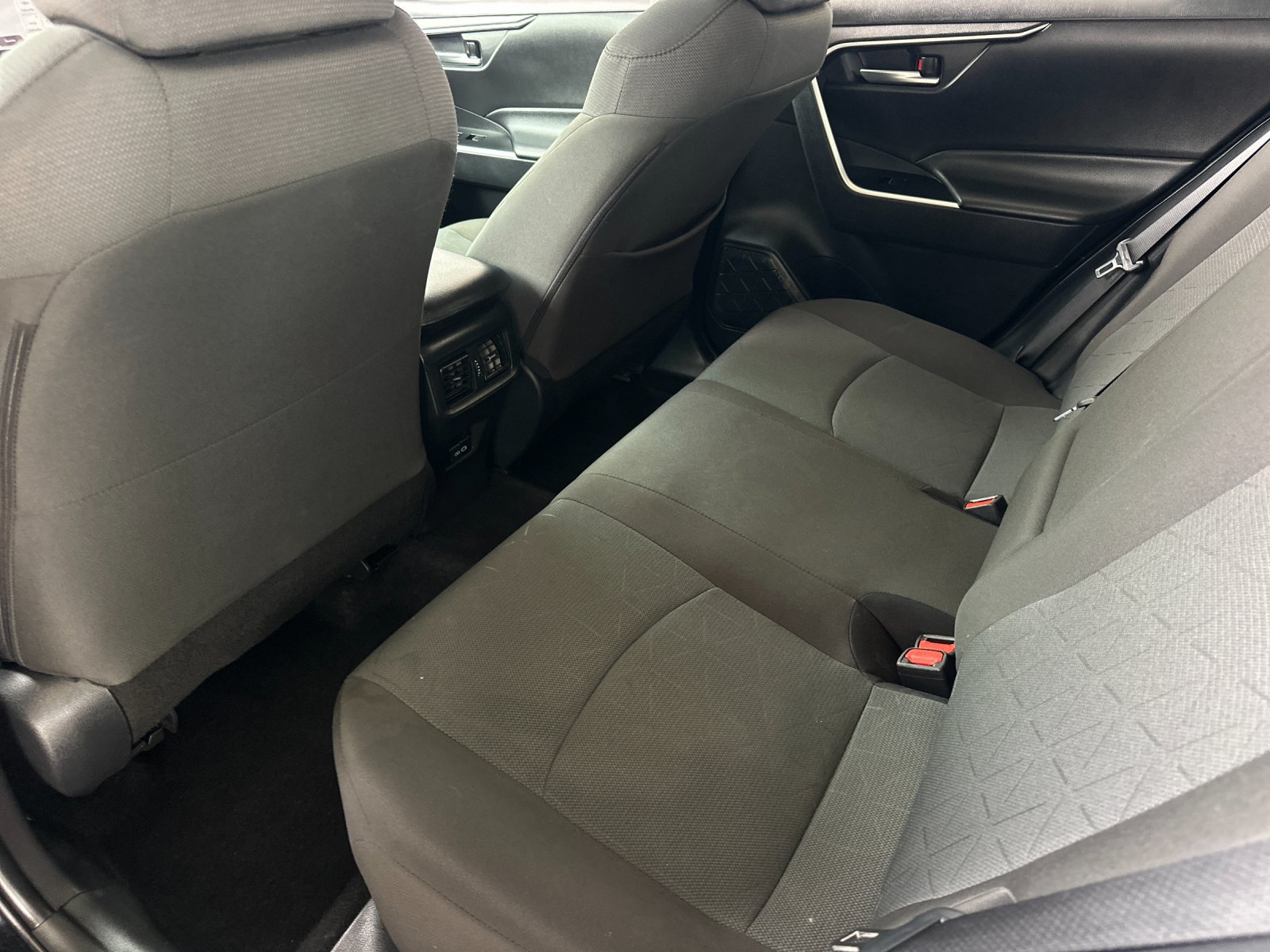 Used 2025 Toyota RAV4 XLE AWD/4WD image 11