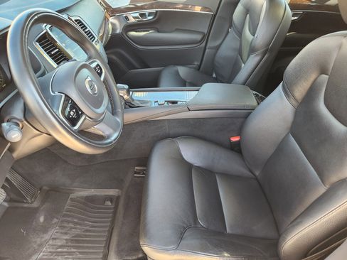 Used 2016 Volvo XC90 T6 Momentum w/ Momentum Plus Package image 13