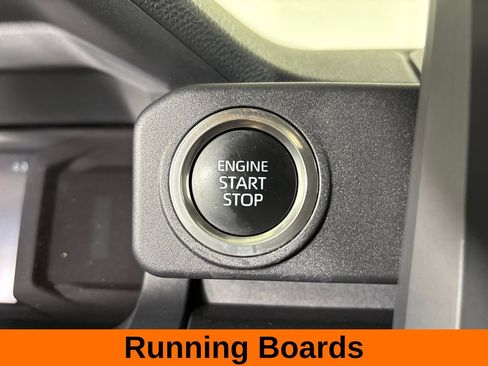 Used 2025 Toyota 4Runner SR5 AWD/4WD image 17