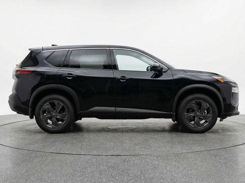 Used 2025 Nissan Rogue SV FWD image 11