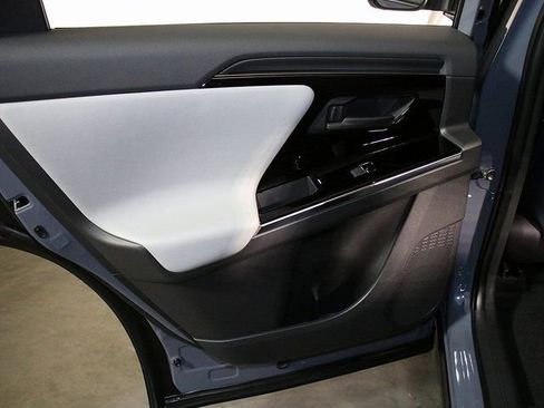 Used 2023 Subaru Solterra Limited image 28