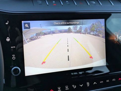 New 2026 Jeep Grand Cherokee Altitude image 13