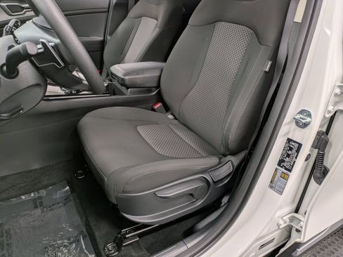 Certified 2024 Kia Sportage LX image 9