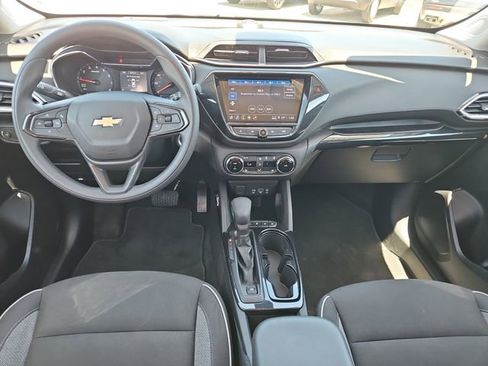 Used 2023 Chevrolet TrailBlazer LT w/ Convenience Package FWD image 8