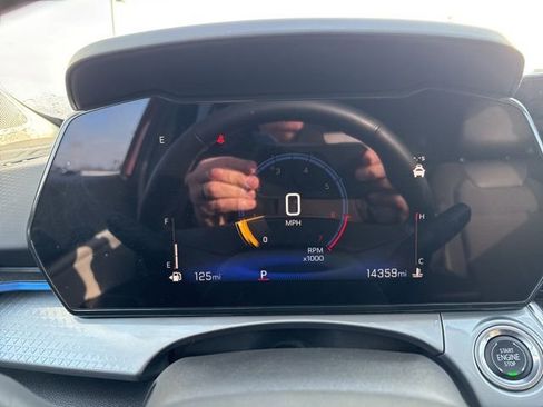 Used 2025 Chevrolet Trax LT w/ Driver Confidence Package image 9