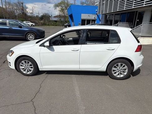 Used 2017 Volkswagen Golf SEL image 4