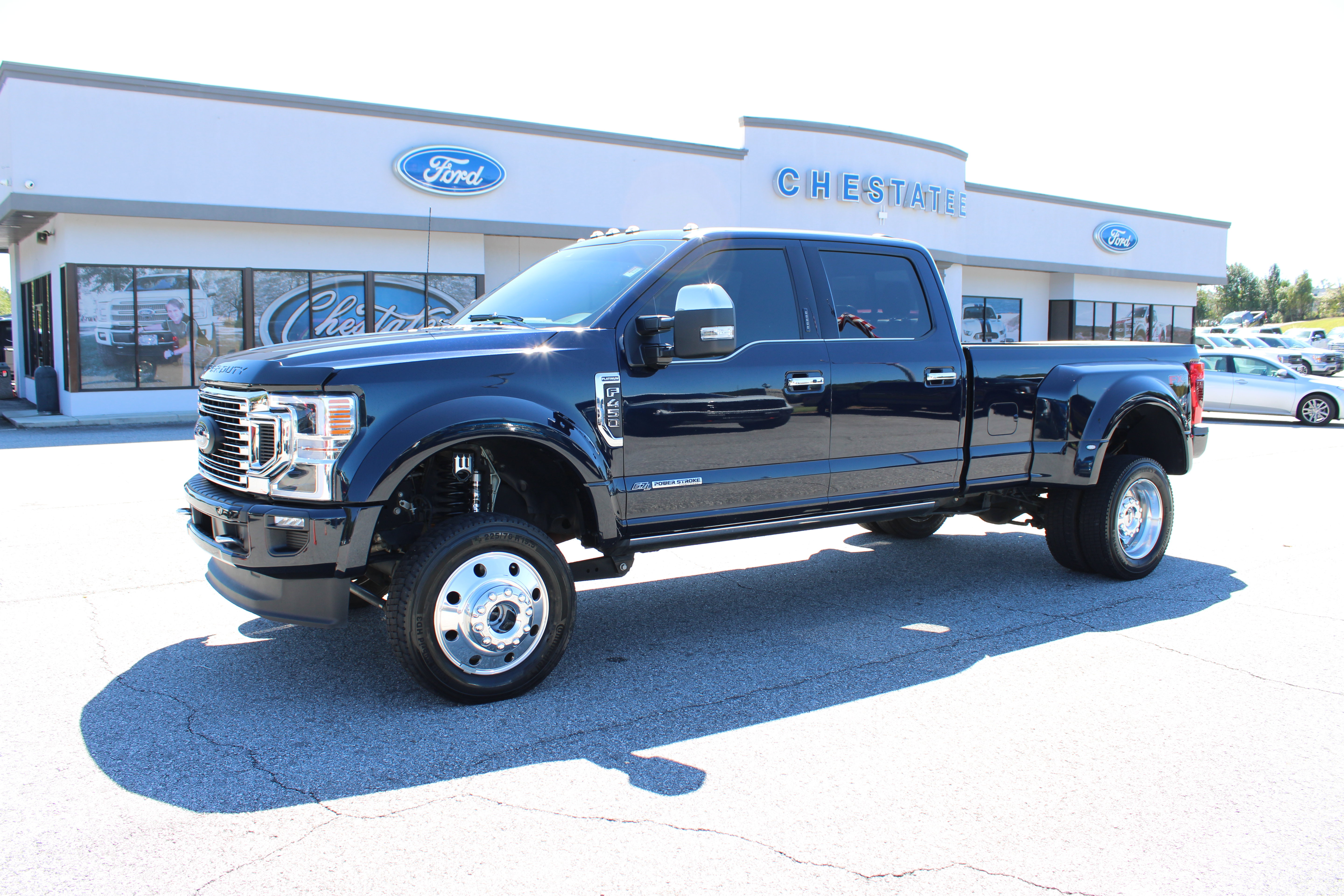Used 2022 Ford F450 Platinum w/ FX4 Off-Road Package AWD/4WD image 2