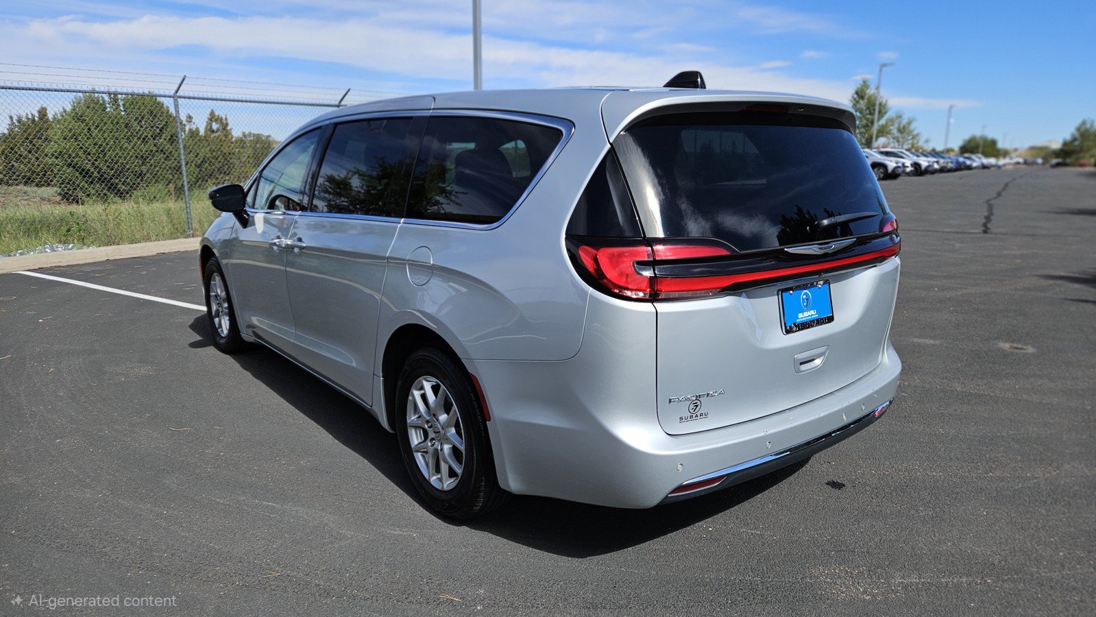 Used 2024 Chrysler Pacifica Touring-L FWD image 21