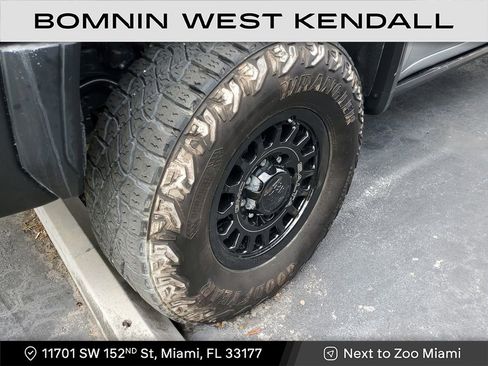 Used 2024 GMC Sierra 2500 AT4X w/ AT4X AEV Edition image 7