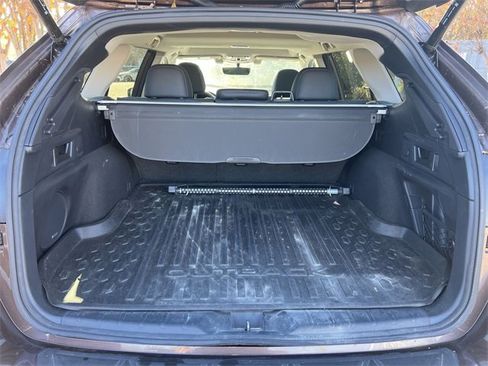 Used 2020 Subaru Outback Limited image 24