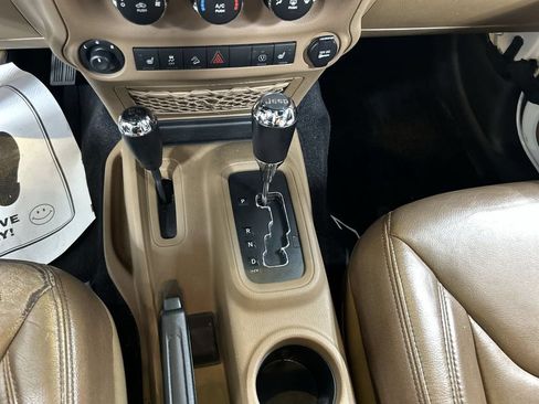 Used 2017 Jeep Wrangler Unlimited Sahara w/ Dual Top Group AWD/4WD image 16