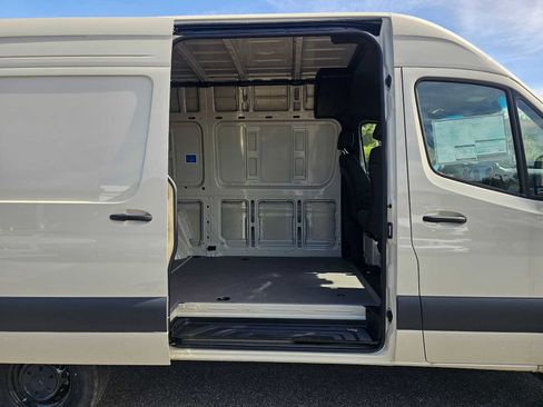 New 2025 Mercedes-Benz Sprinter 2500 image 12