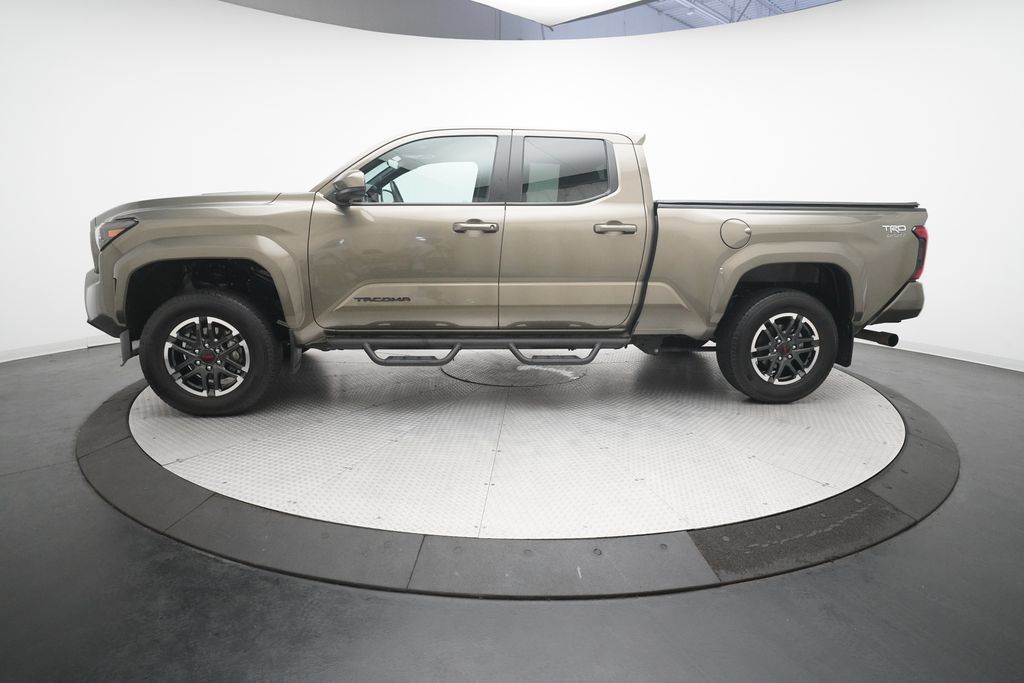 Used 2025 Toyota Tacoma TRD Sport AWD/4WD image 23