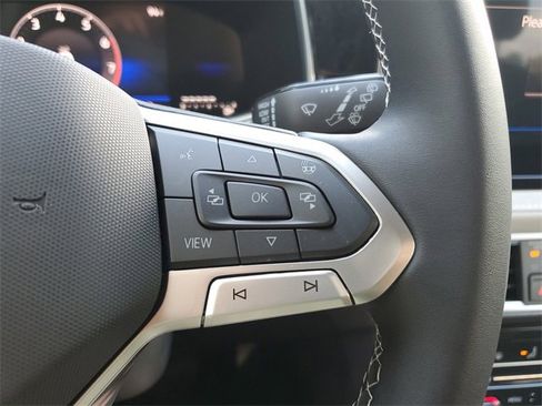 New 2025 Volkswagen Taos SE image 24
