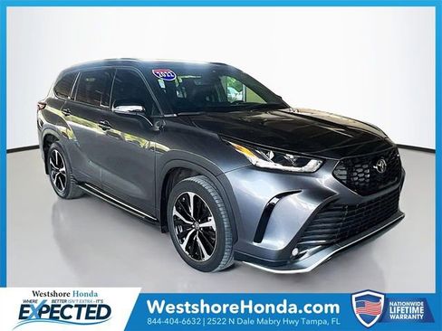 Used 2022 Toyota Highlander XSE FWD image 1