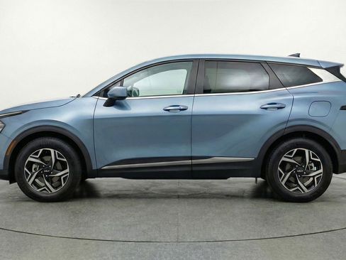 Used 2025 Kia Sportage LX image 5