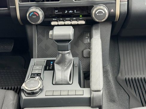 New 2025 Toyota Tacoma 4x4 Double Cab image 10