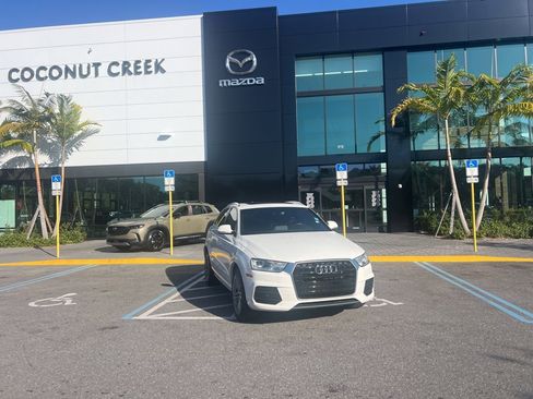 Used 2017 Audi Q3 2.0T Premium Plus w/ Premium Plus Package image 4