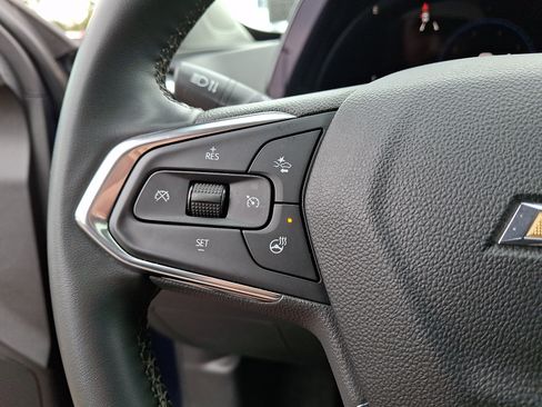 Used 2024 Chevrolet Trax LT w/ Sunroof Package FWD image 19