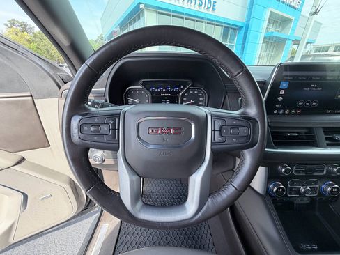 Used 2021 GMC Yukon SLT AWD/4WD image 13