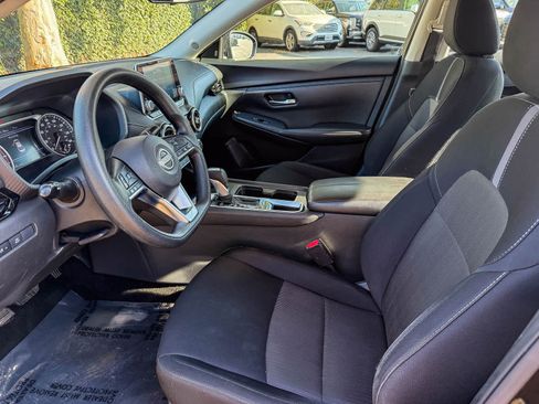 Used 2024 Nissan Sentra SV FWD image 17