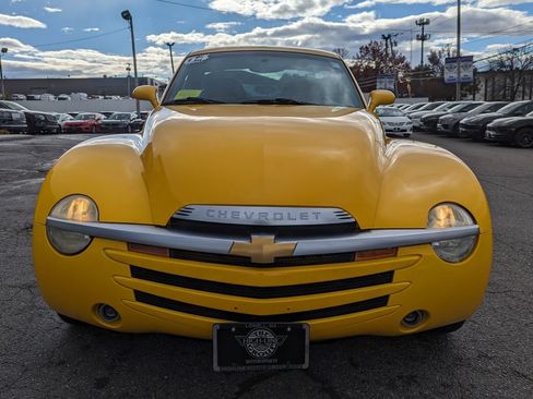 Used 2004 Chevrolet SSR w/ Preferred Equipment Group RWD image 4