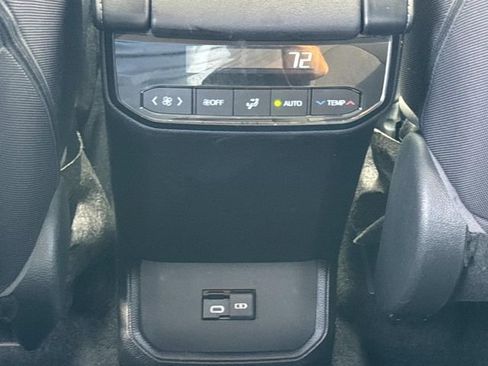 Used 2023 Toyota Highlander LE image 12
