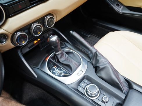 Used 2019 MAZDA MX-5 Miata Grand Touring RWD image 56
