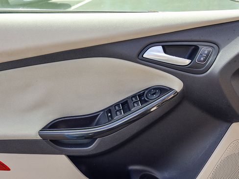 Used 2015 Ford Focus Electric Hatchback FWD image 11