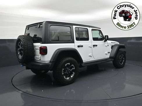 Used 2024 Jeep Wrangler Unlimited Rubicon 4xe w/ Capability Package AWD/4WD image 6