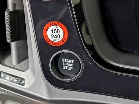 Certified 2025 Porsche Cayenne Coupe image 36