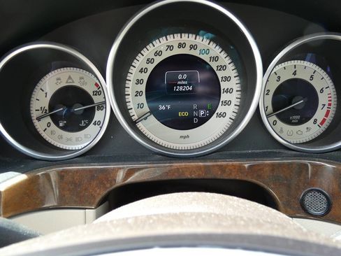 Used 2014 Mercedes-Benz E 350 4MATIC Sedan image 16