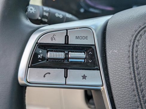 Used 2024 Kia Telluride EX w/ EX Captain's Chair Package image 20