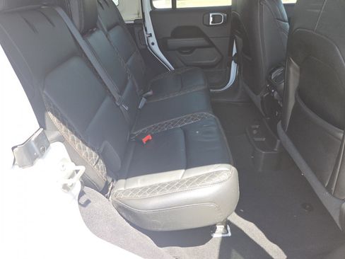 Used 2021 Jeep Wrangler Unlimited Sahara AWD/4WD image 19