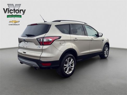 Used 2017 Ford Escape SE w/ Equipment Group 201A image 6