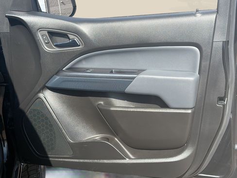 Used 2020 Chevrolet Colorado Z71 AWD/4WD image 30
