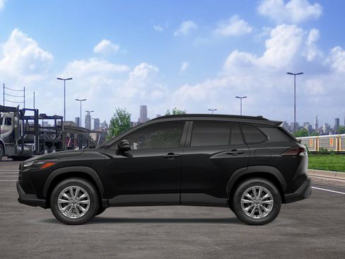 New 2026 Toyota Corolla Cross LE w/ Moonroof Package image 4