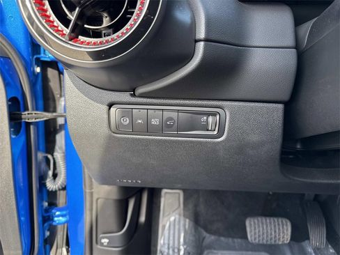 Used 2025 Chevrolet Equinox EV RS w/ Convenience Package II image 13