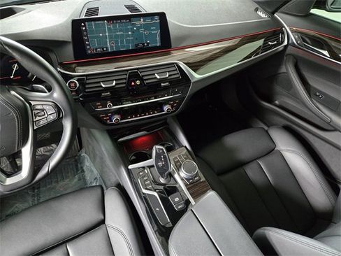 Used 2019 BMW 530i w/ Convenience Package image 18