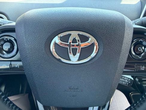 Used 2020 Toyota Prius Prime LE w/ Carpet Mat Package FWD image 15