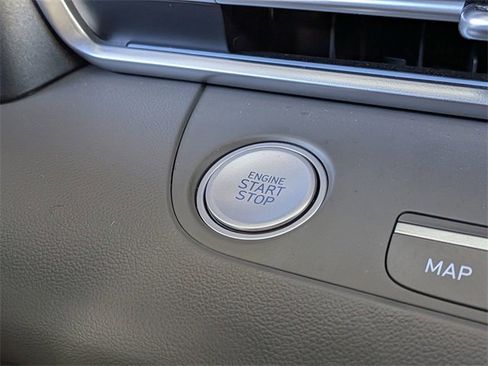 Used 2025 Hyundai Elantra SEL image 26