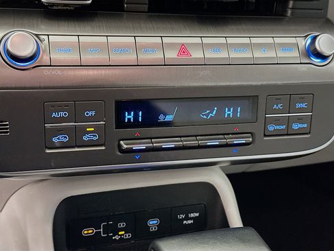 Used 2025 Hyundai Kona SEL image 24