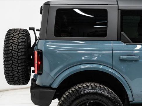 Used 2023 Ford Bronco Outer Banks image 9
