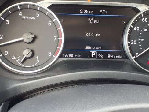 Used 2025 Nissan Sentra SV FWD image 29